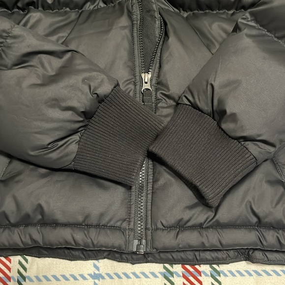 The North Face Women’s Black Puffer Jacket - Picture 4 of 7
